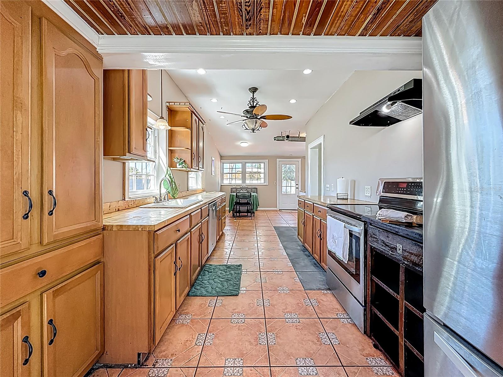 RIDGEWOOD ESTATES ADD - Residential