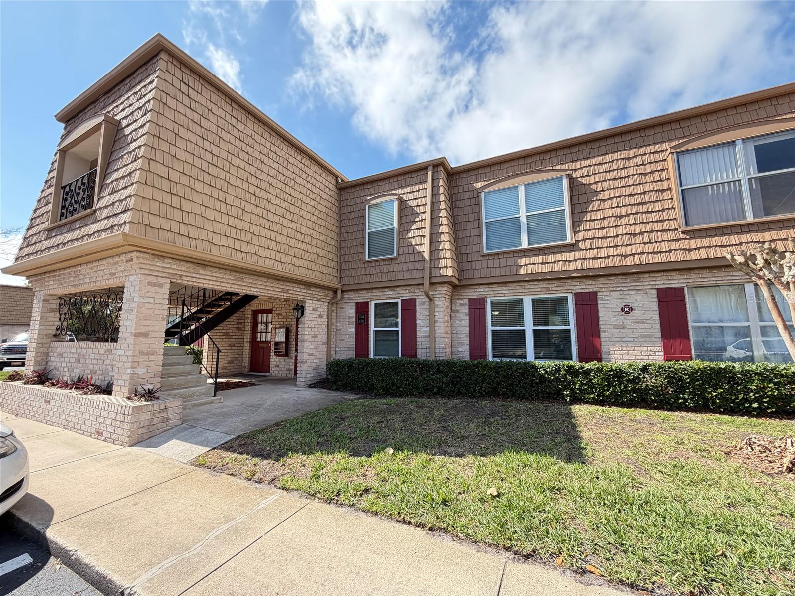 FOUR SEASONS CONDO - Residential Lease