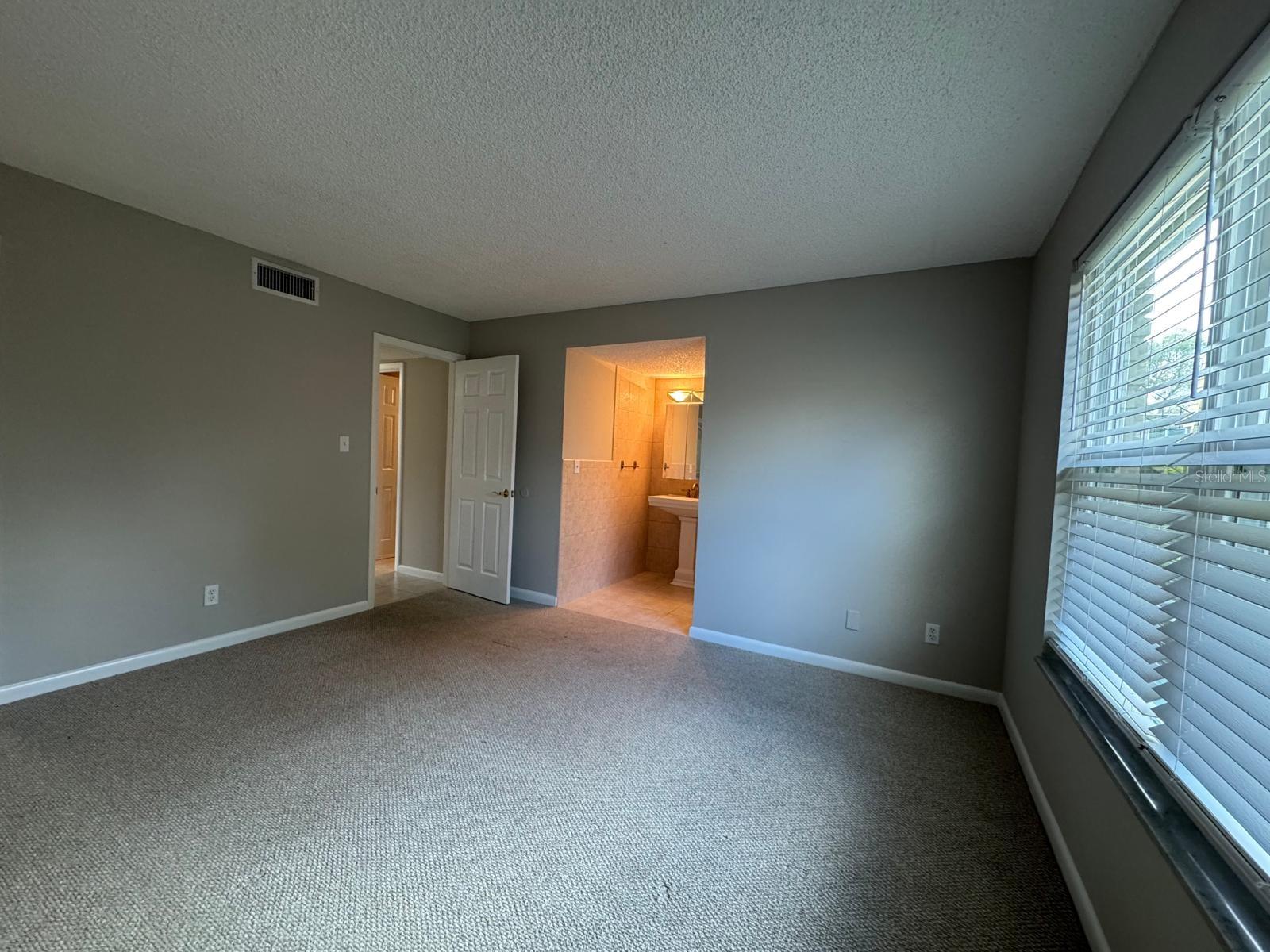 FOUR SEASONS CONDO - Residential Lease