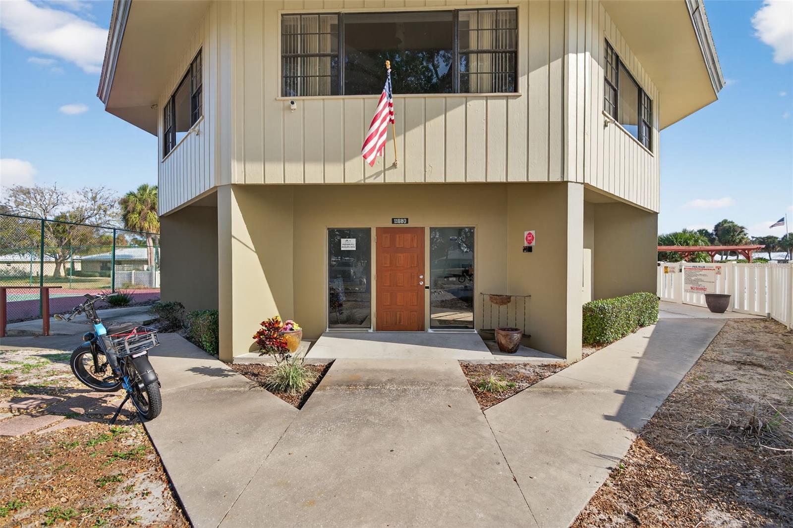 THE BAY VILLAS - Residential