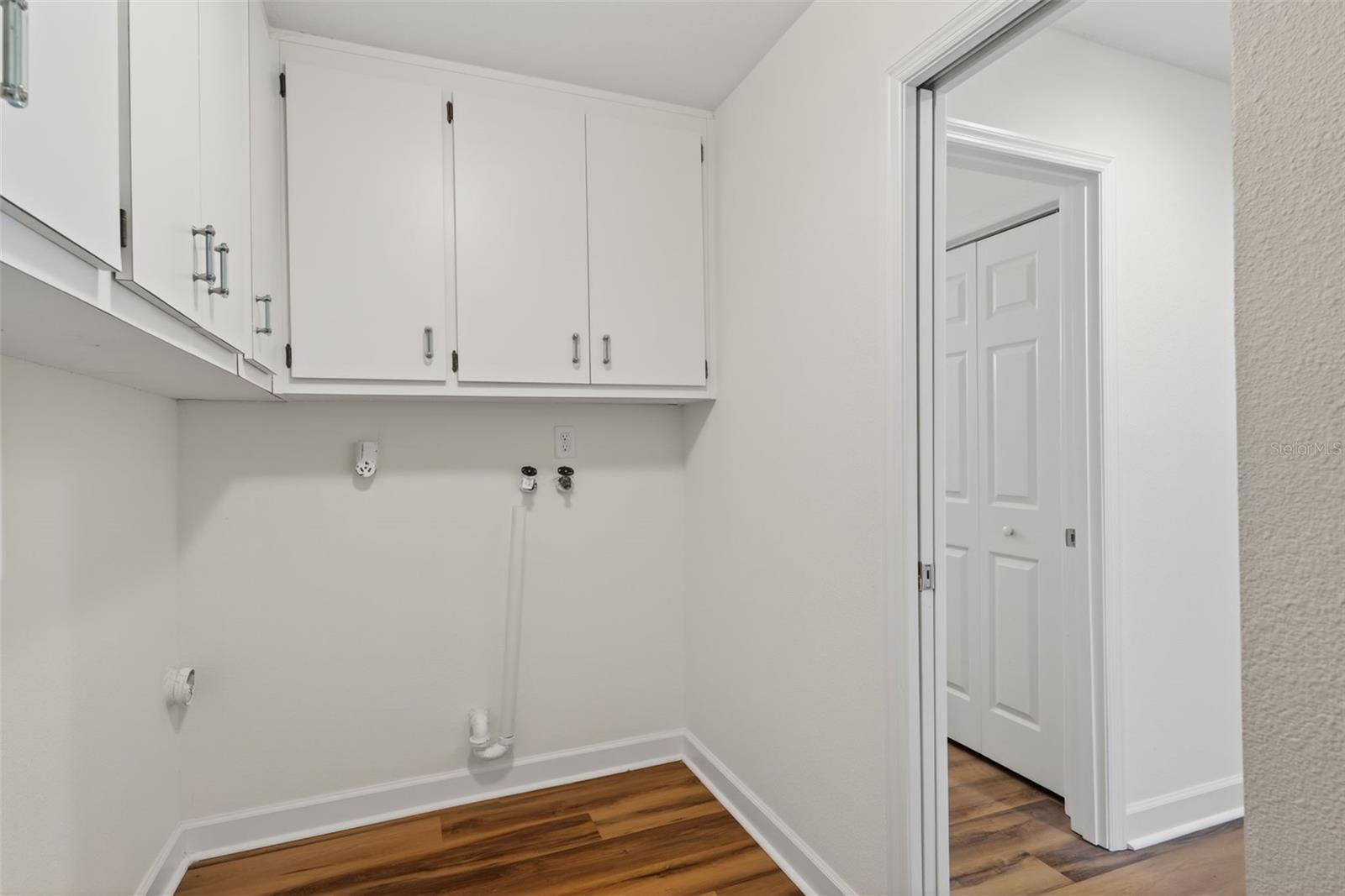 THE BAY VILLAS - Residential