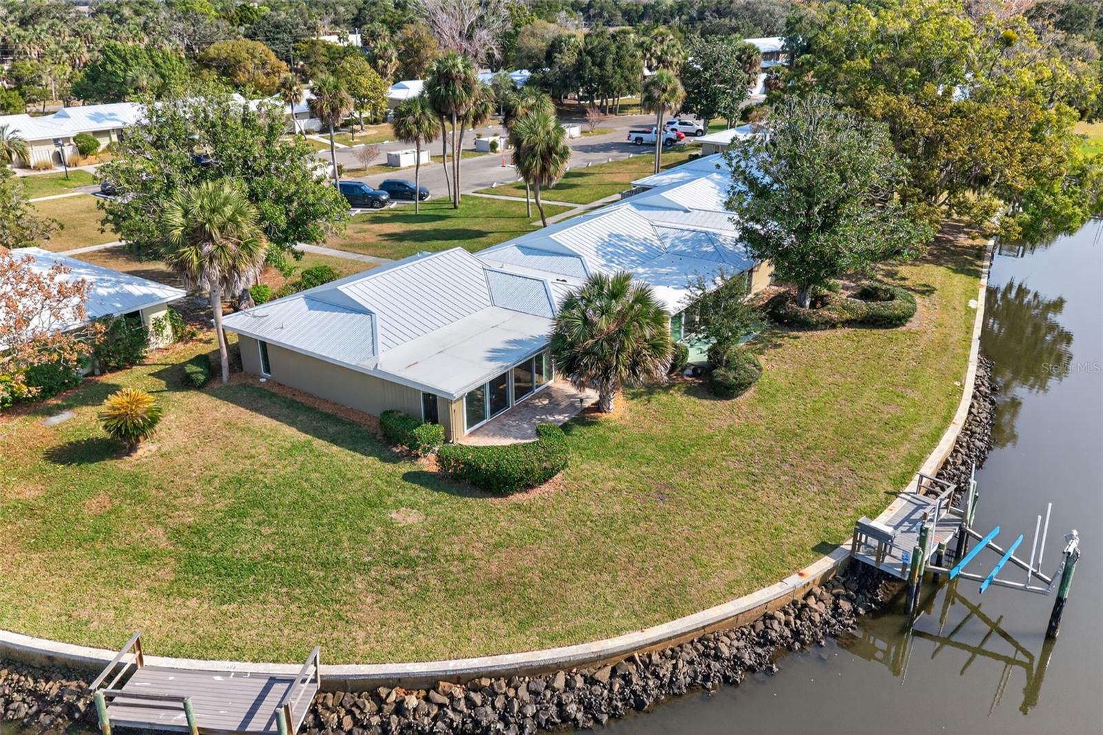 THE BAY VILLAS - Residential