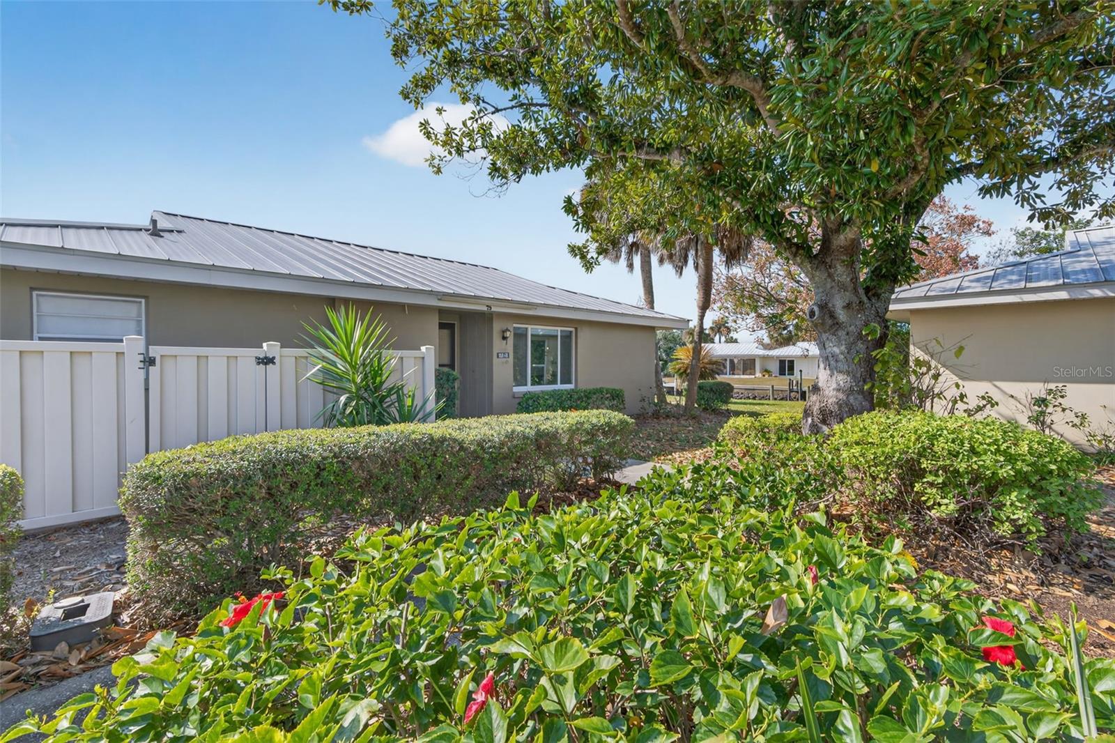 THE BAY VILLAS - Residential