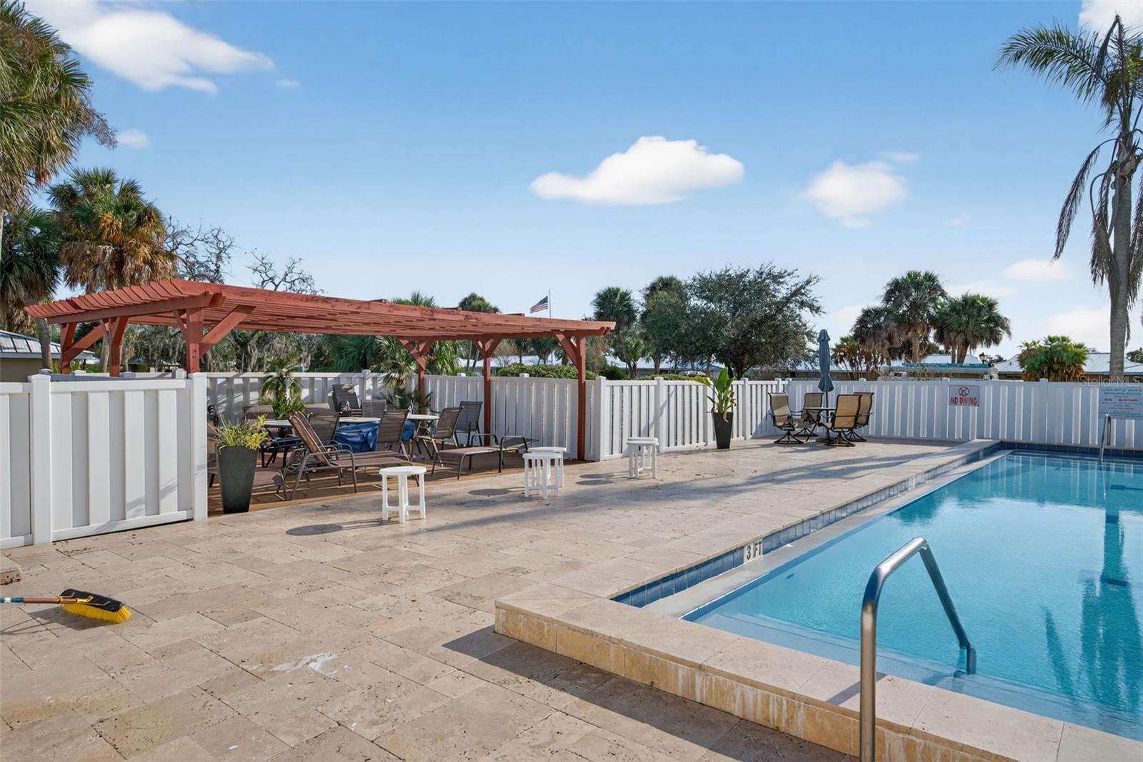 THE BAY VILLAS - Residential