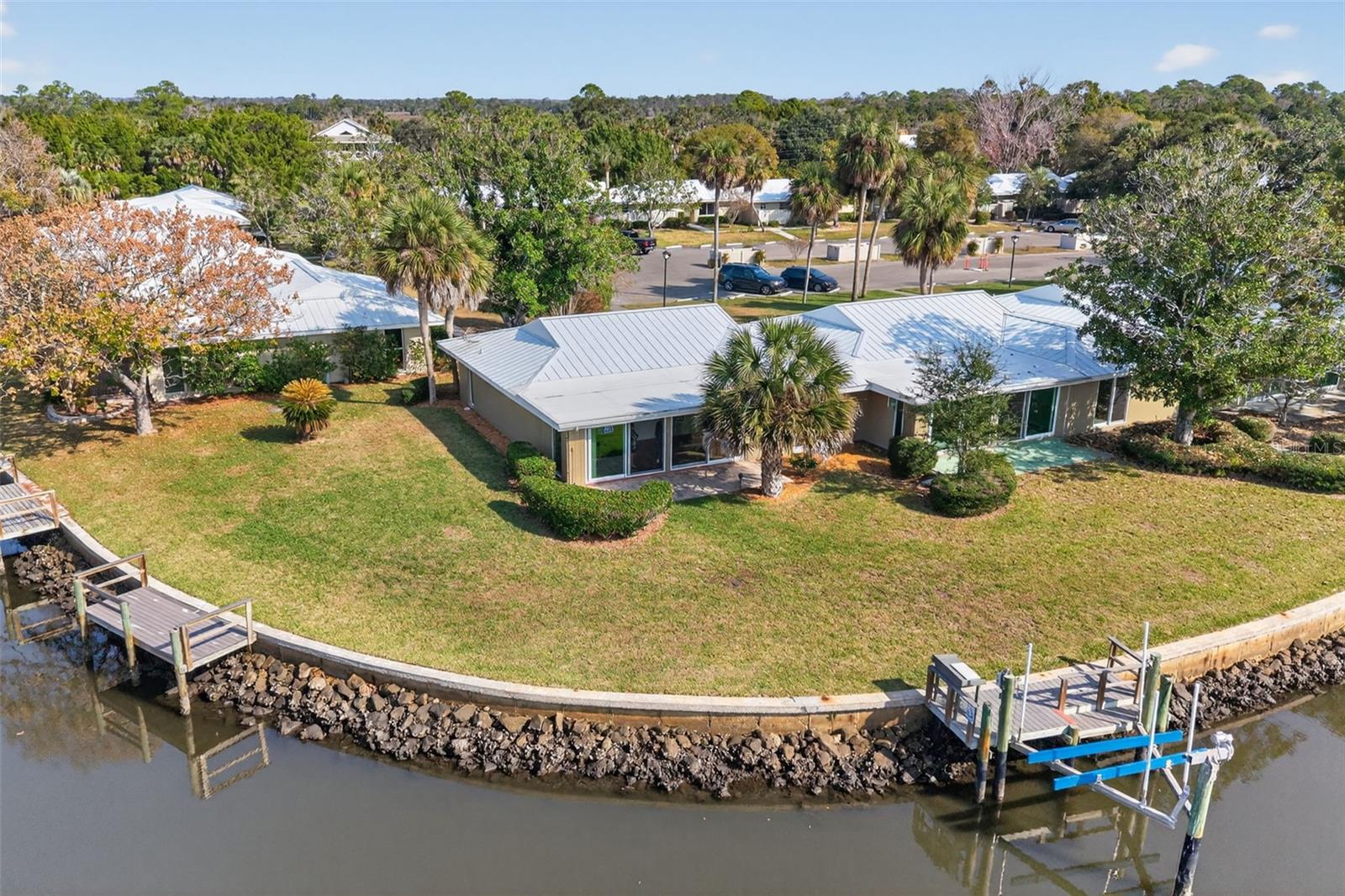 THE BAY VILLAS - Residential