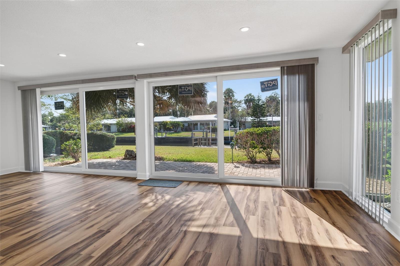 THE BAY VILLAS - Residential