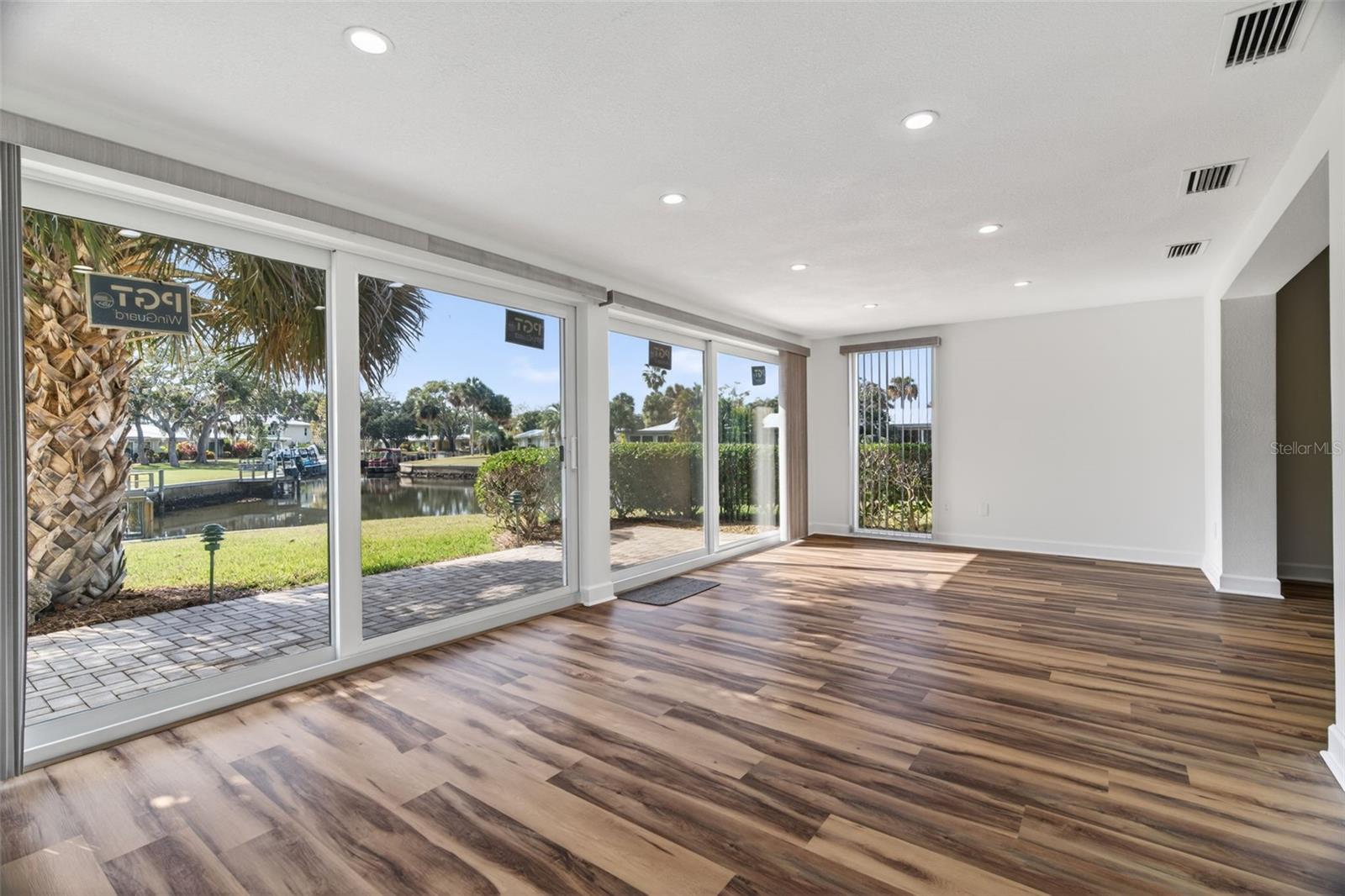 THE BAY VILLAS - Residential