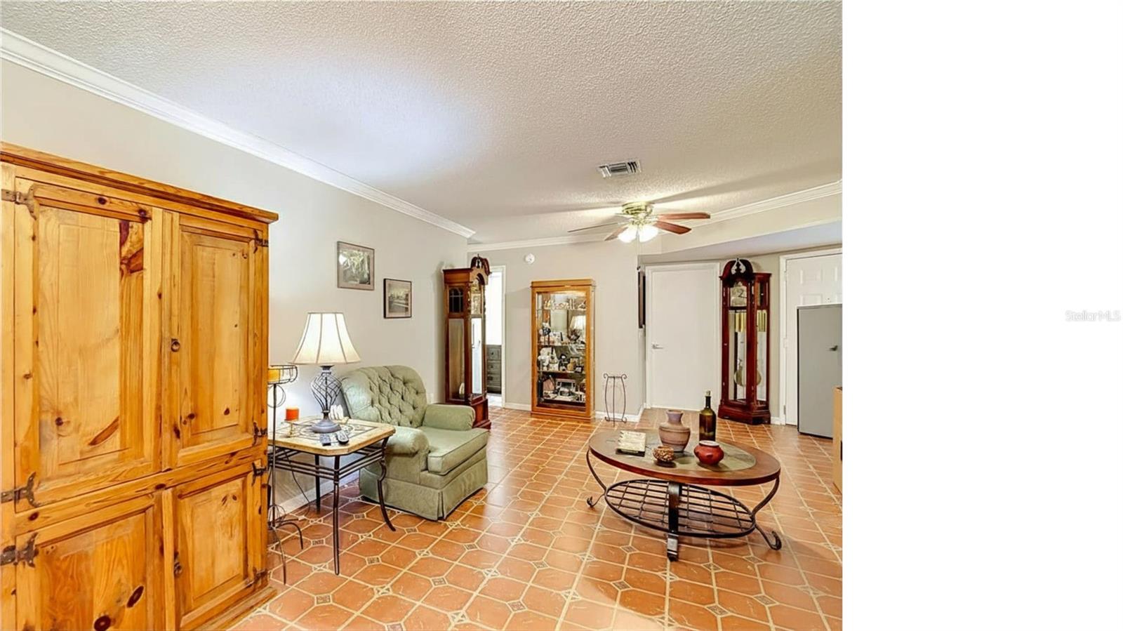 CAPRI VILLAGE CONDO 01 - Residential