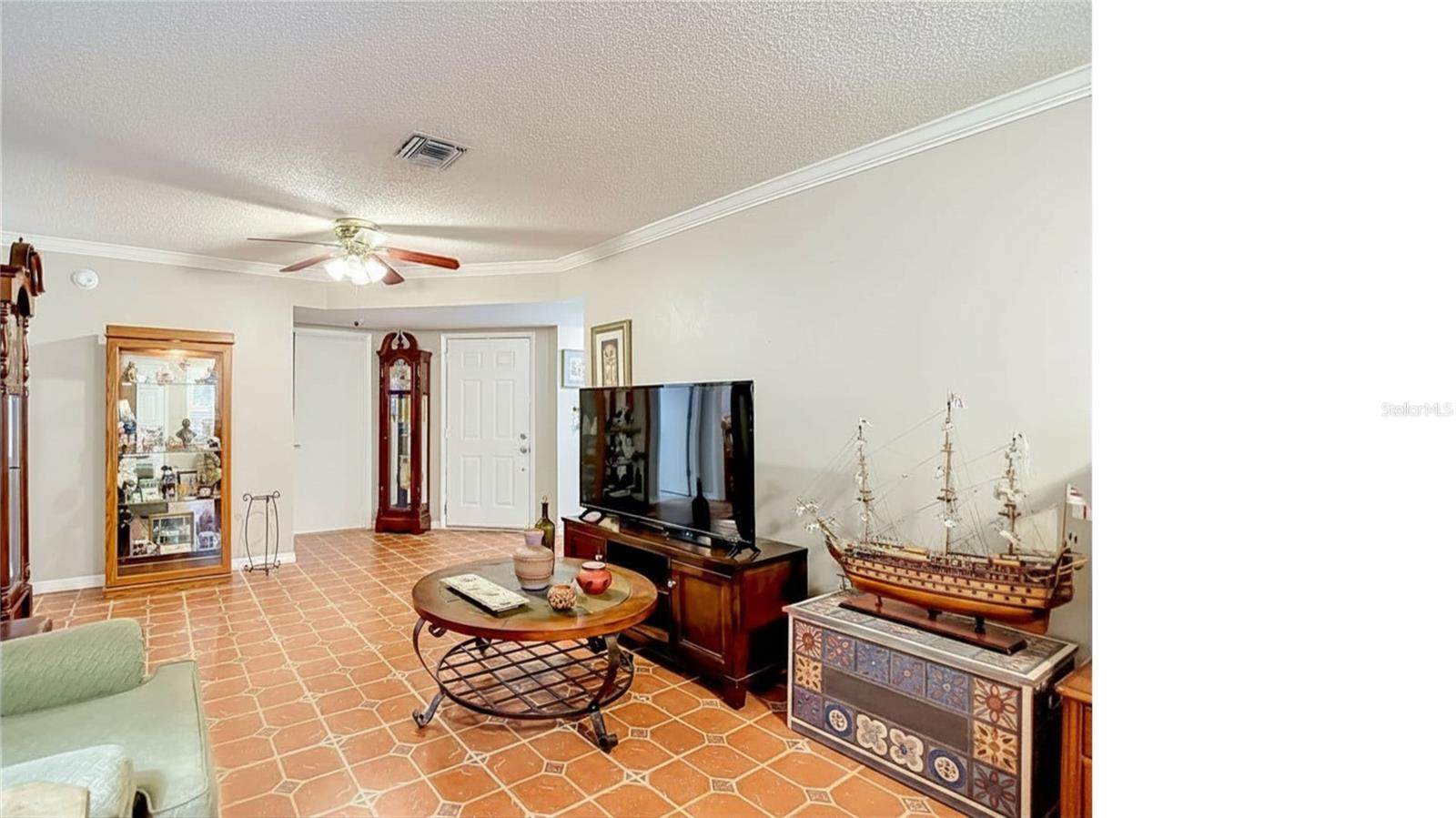 CAPRI VILLAGE CONDO 01 - Residential