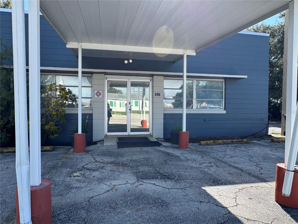 Photo of 205 N Scenic Highway, Frostproof, FL 33843 (MLS # K4903069)