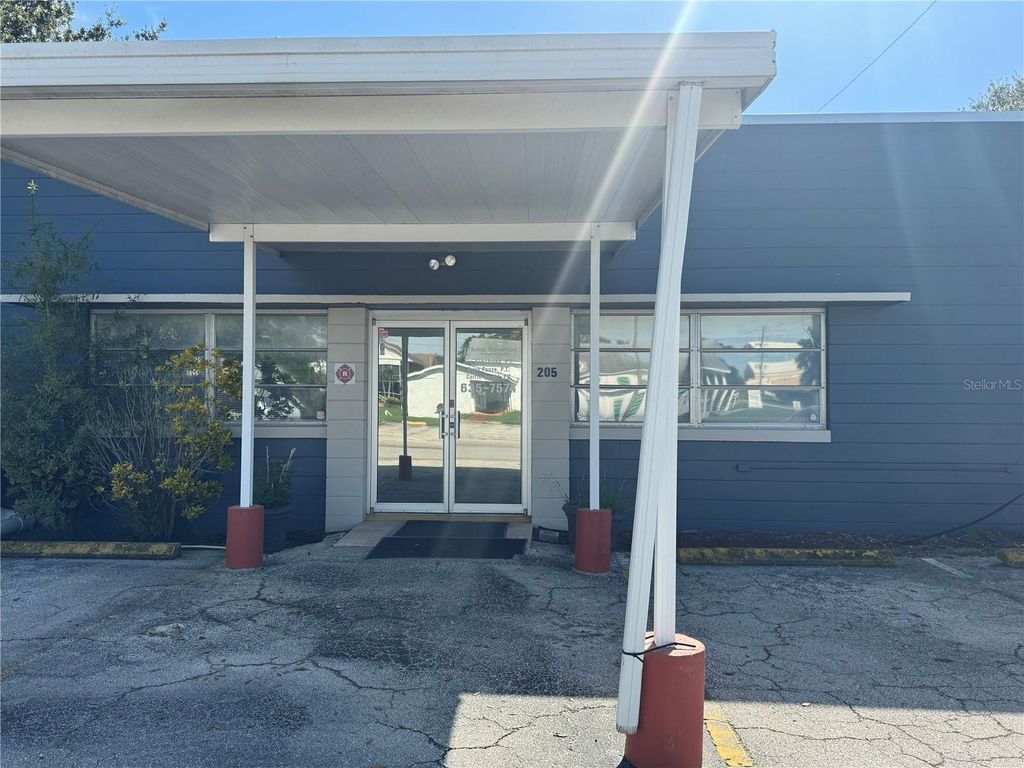 Photo of 205 N Scenic Highway, Frostproof, FL 33843 (MLS # K4903069)