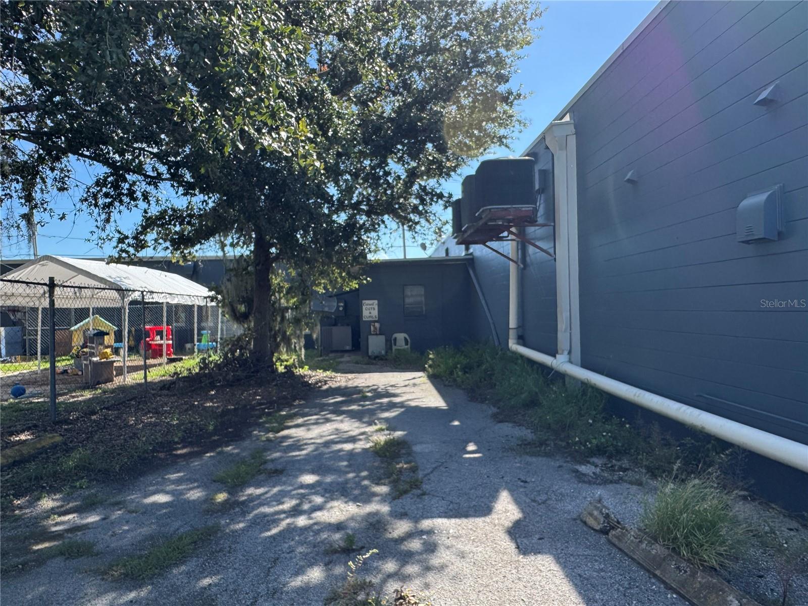 FROSTPROOF IN US - Commercial Sale