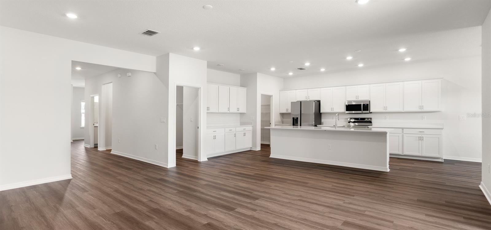 565 SW 77TH CIRCLE