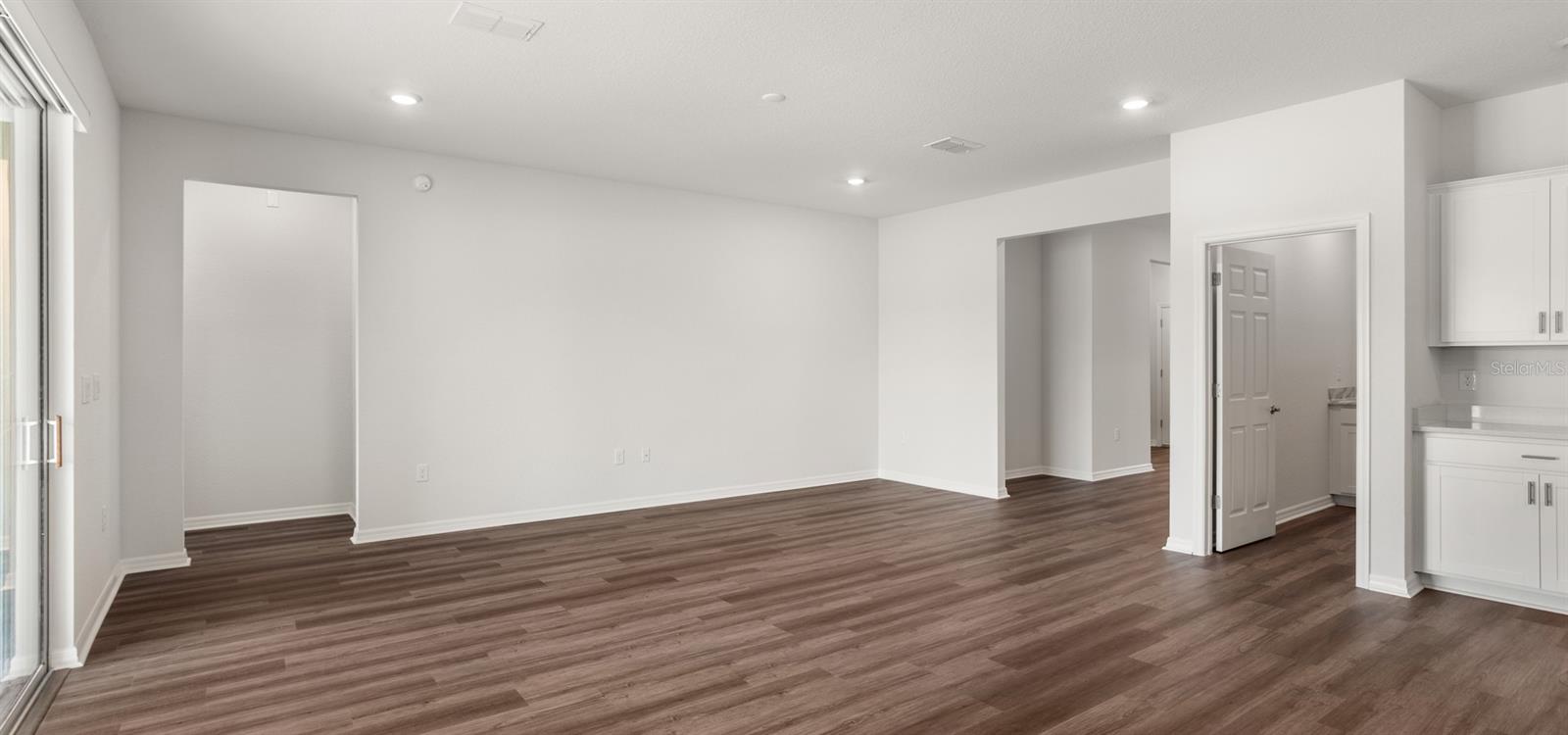 565 SW 77TH CIRCLE