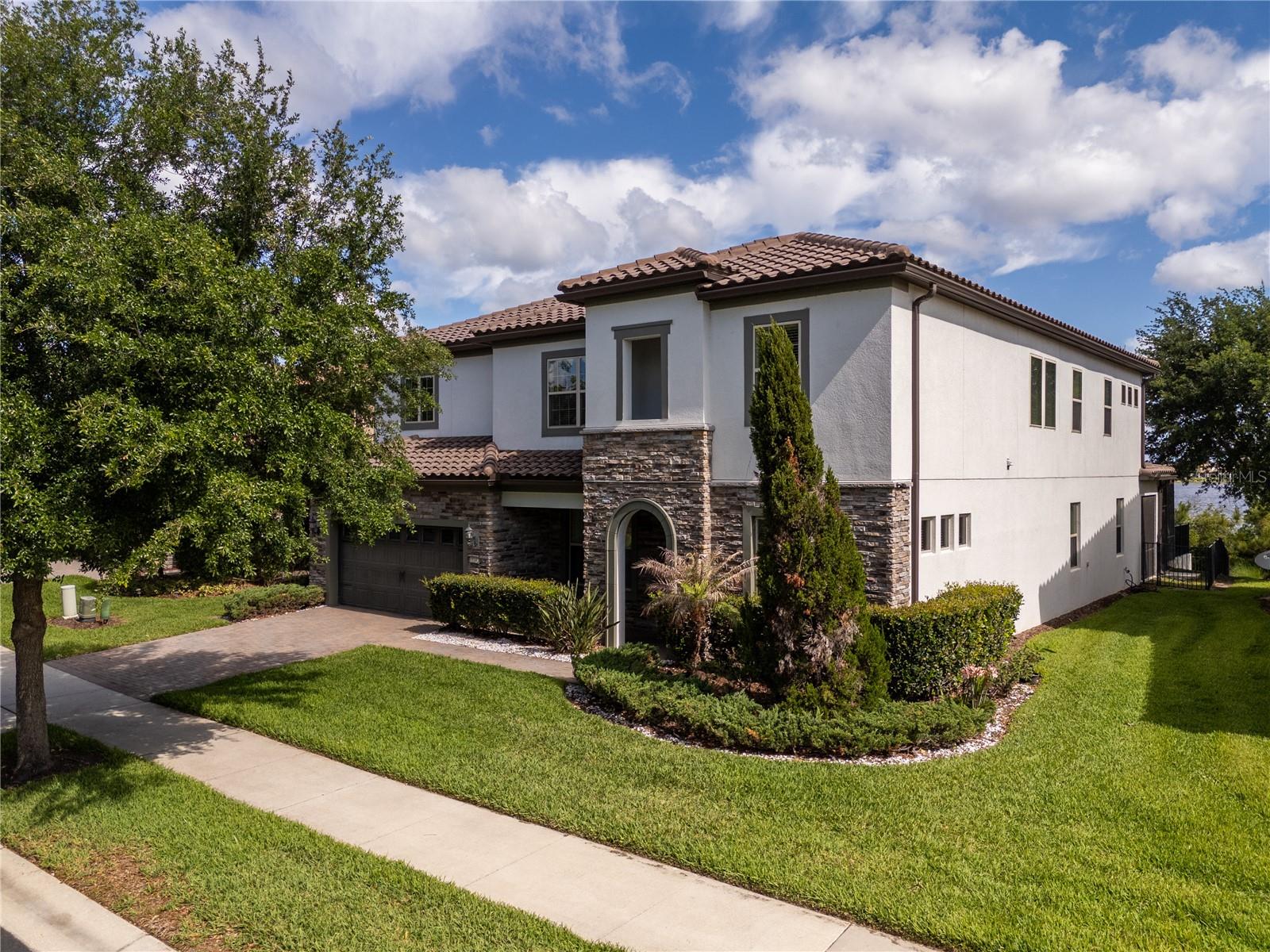 11142 LEMON LAKE BOULEVARD