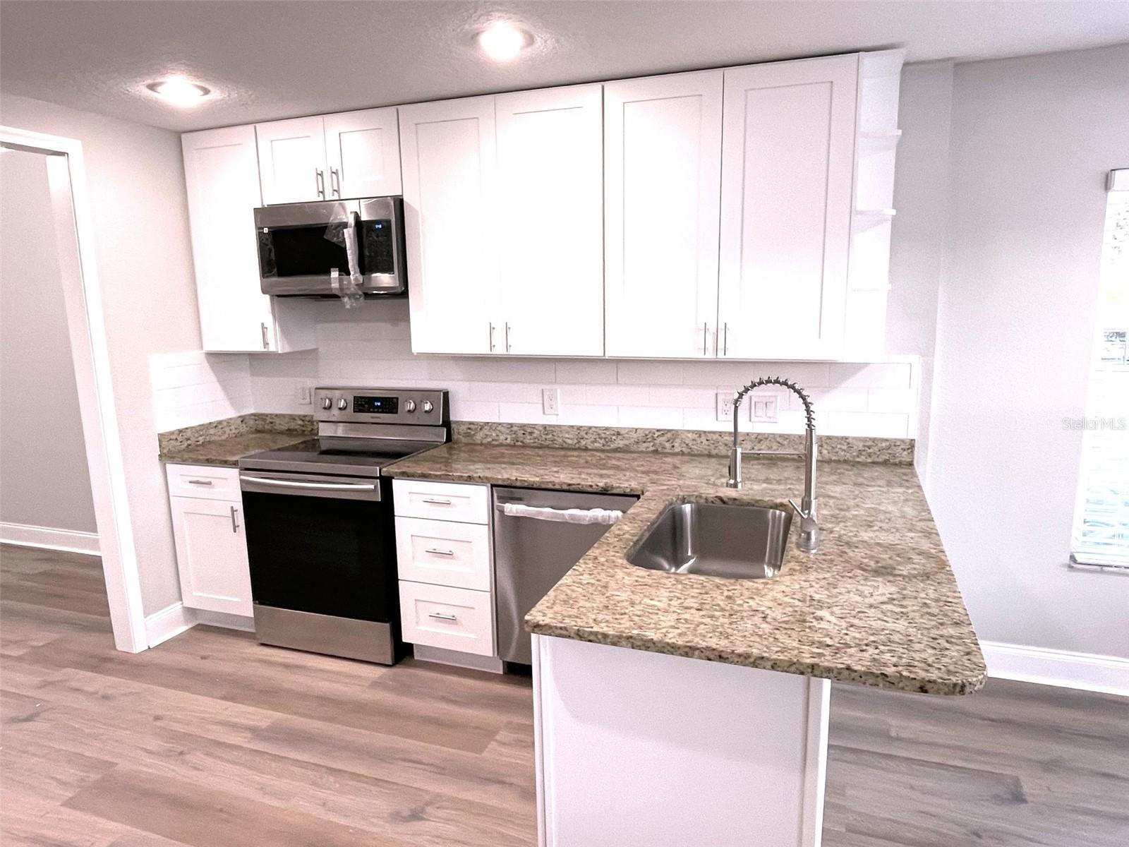 MOORINGS AT POINT O WOODS PH 02 - Residential Lease