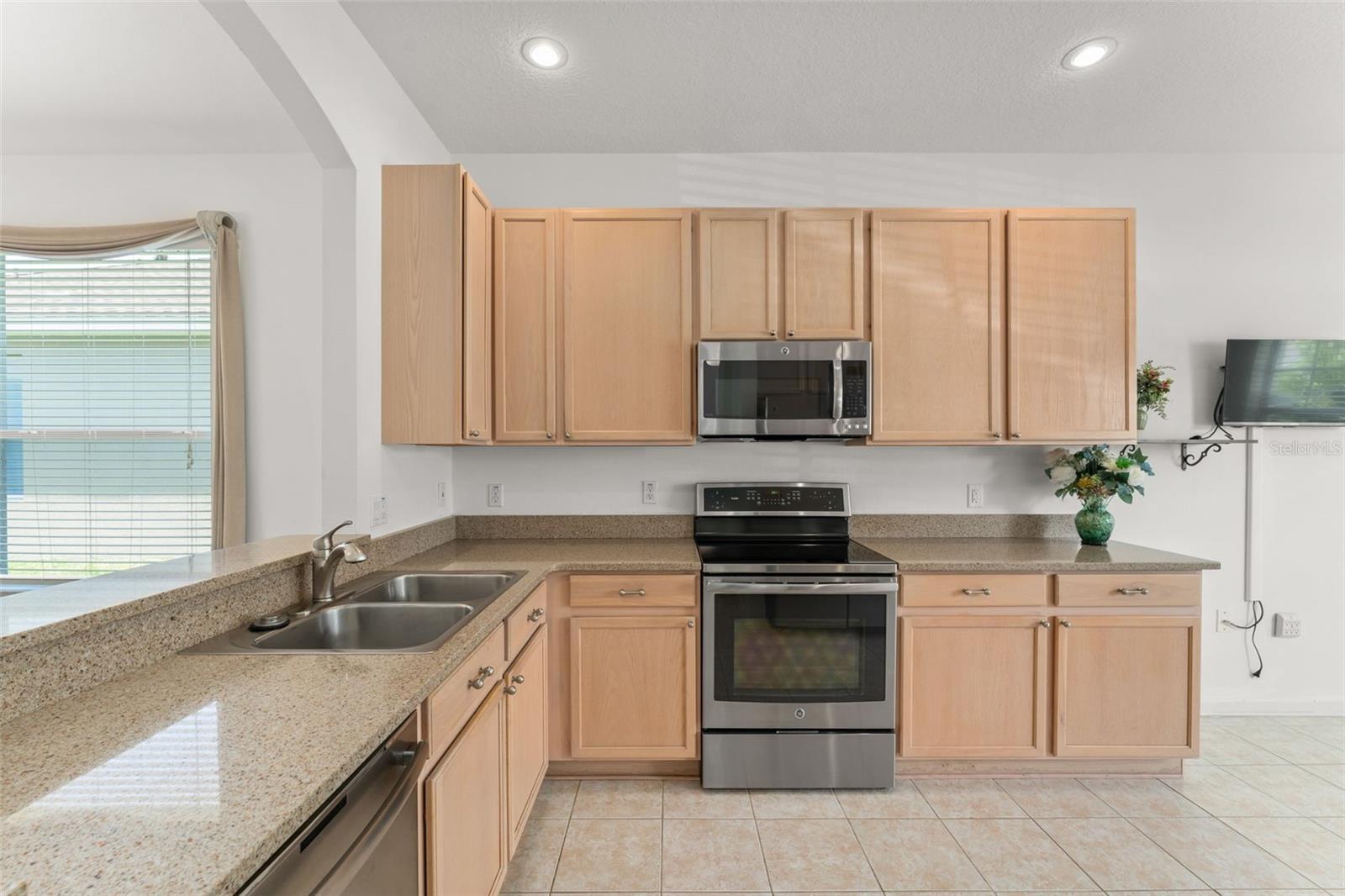 3419 FERNWOOD DRIVE