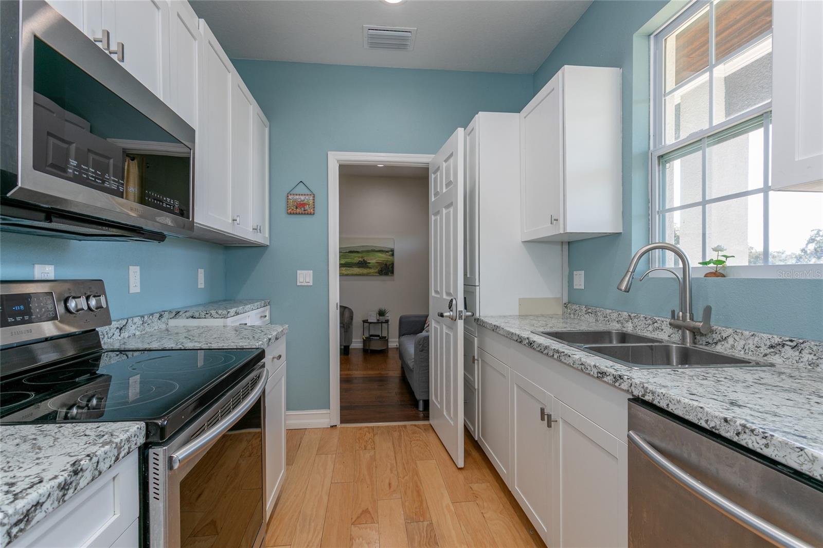 OAKLAND HILLS - Residential