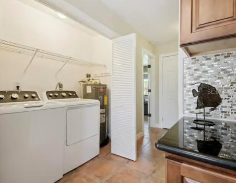 RIVERSIDE COURT - Residential