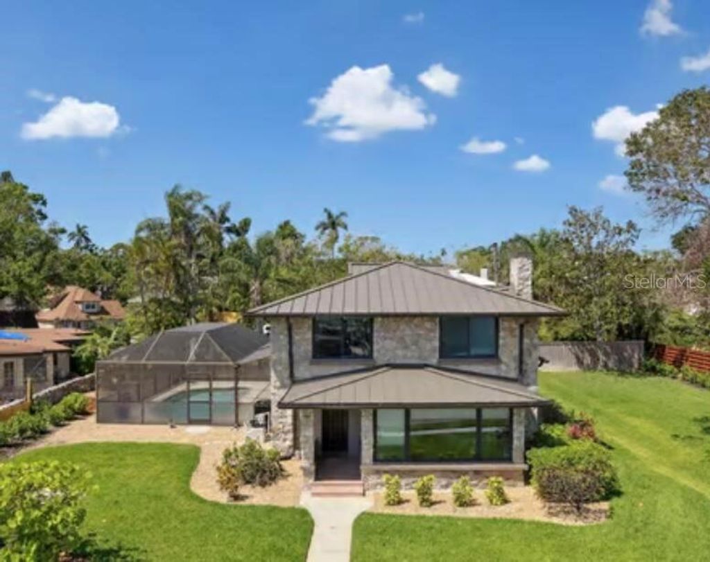 Photo of 1915 Riverview Boulevard, Bradenton, FL 34205 (MLS # O6385778)