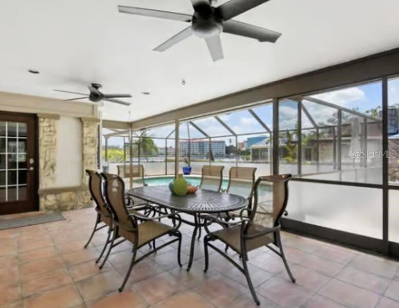 RIVERSIDE COURT - Residential