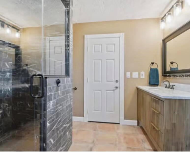 RIVERSIDE COURT - Residential