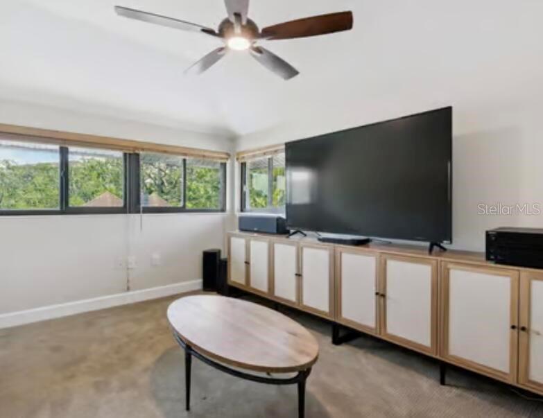 RIVERSIDE COURT - Residential