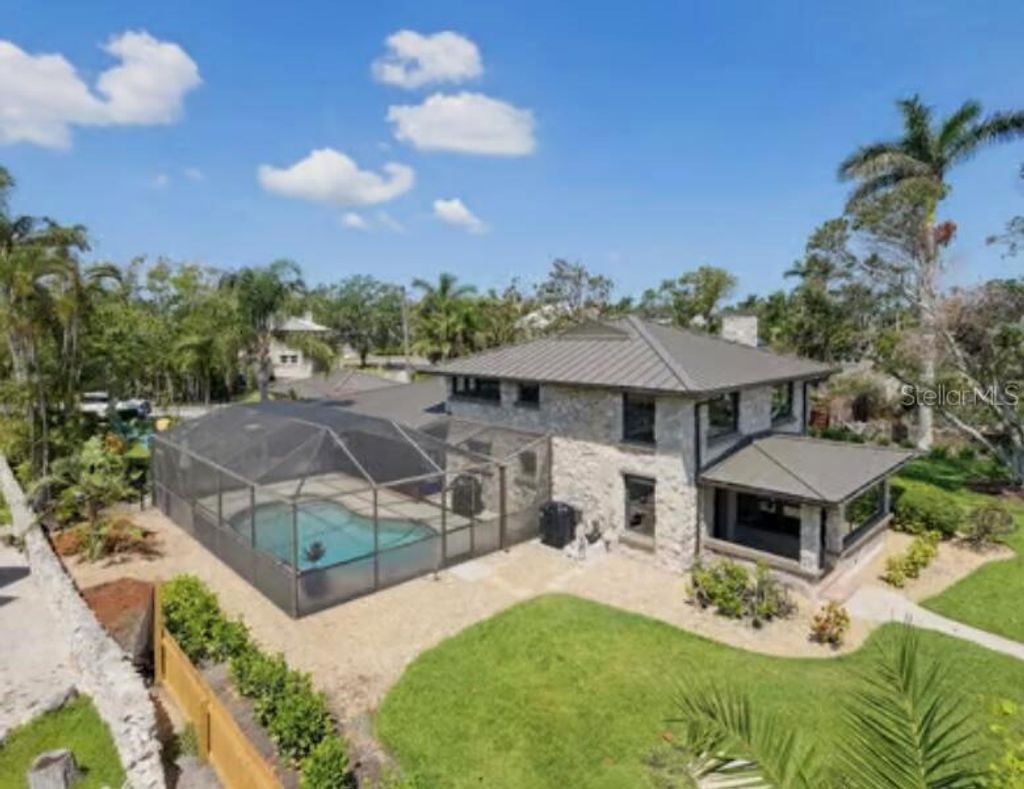 Photo of 1915 Riverview Boulevard, Bradenton, FL 34205 (MLS # O6385778)