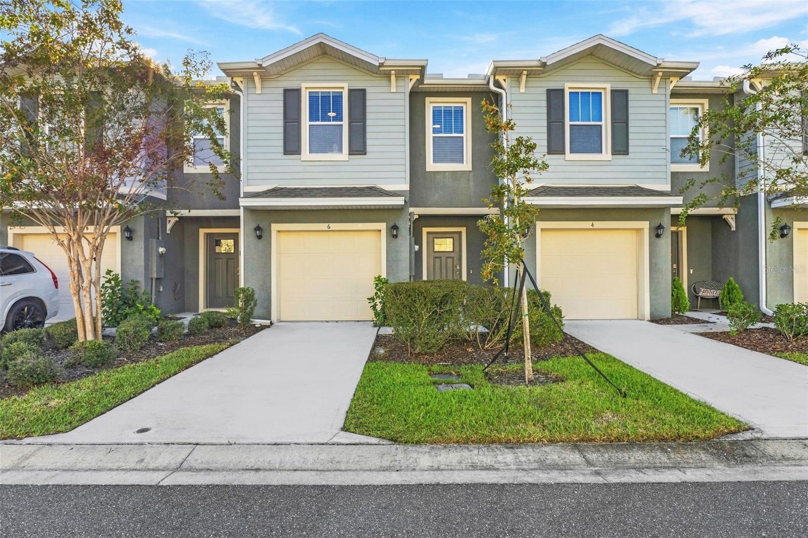 6 BELLA OAKS DRIVE