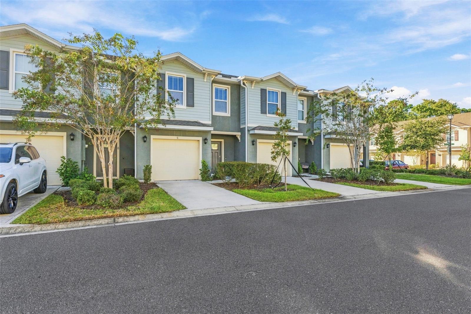 6 BELLA OAKS DRIVE