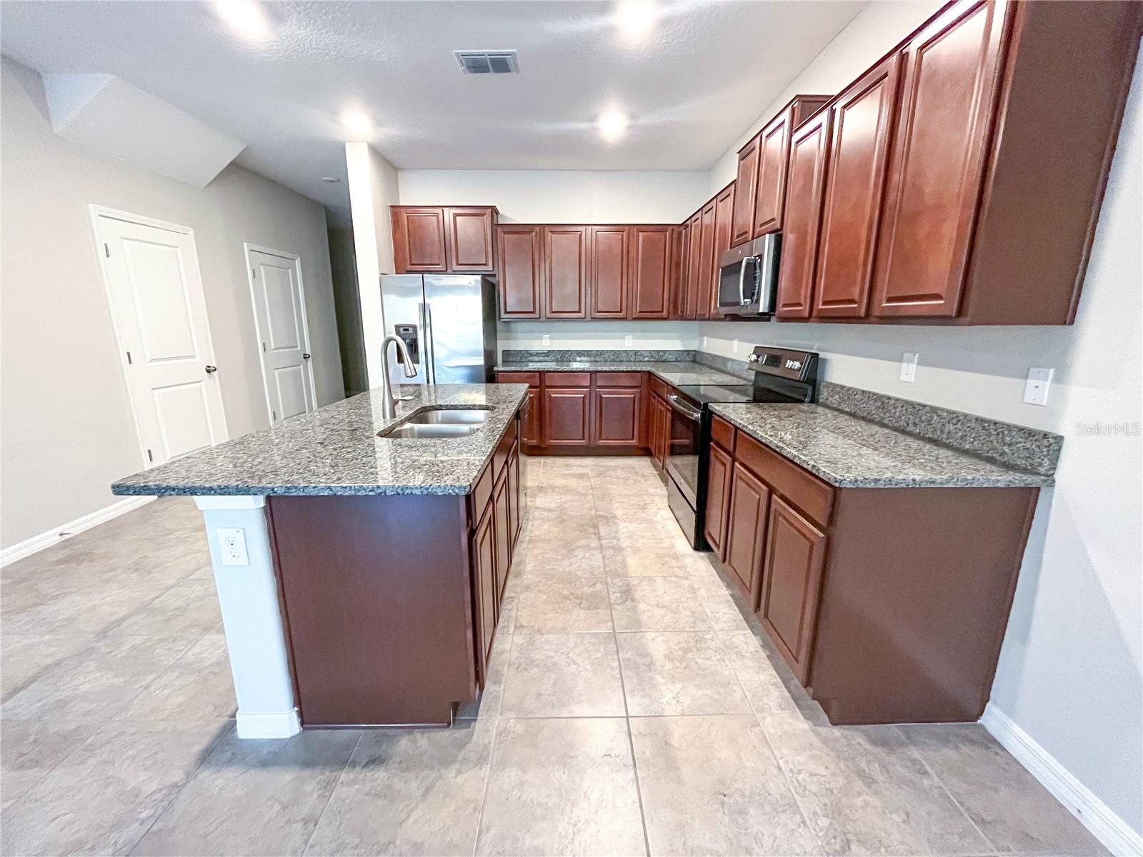 EPPERSON NORTH TWNHMS PH 4 - Residential Lease