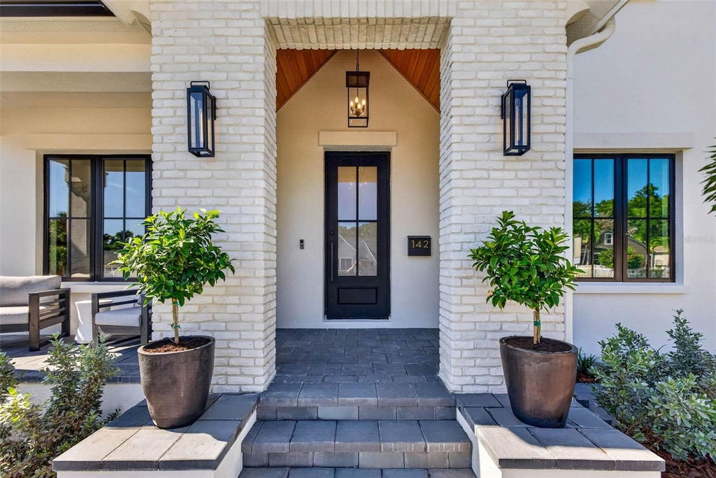 Photo of 142 22nd Avenue N, St Petersburg, FL 33704 (MLS # TB8537829)