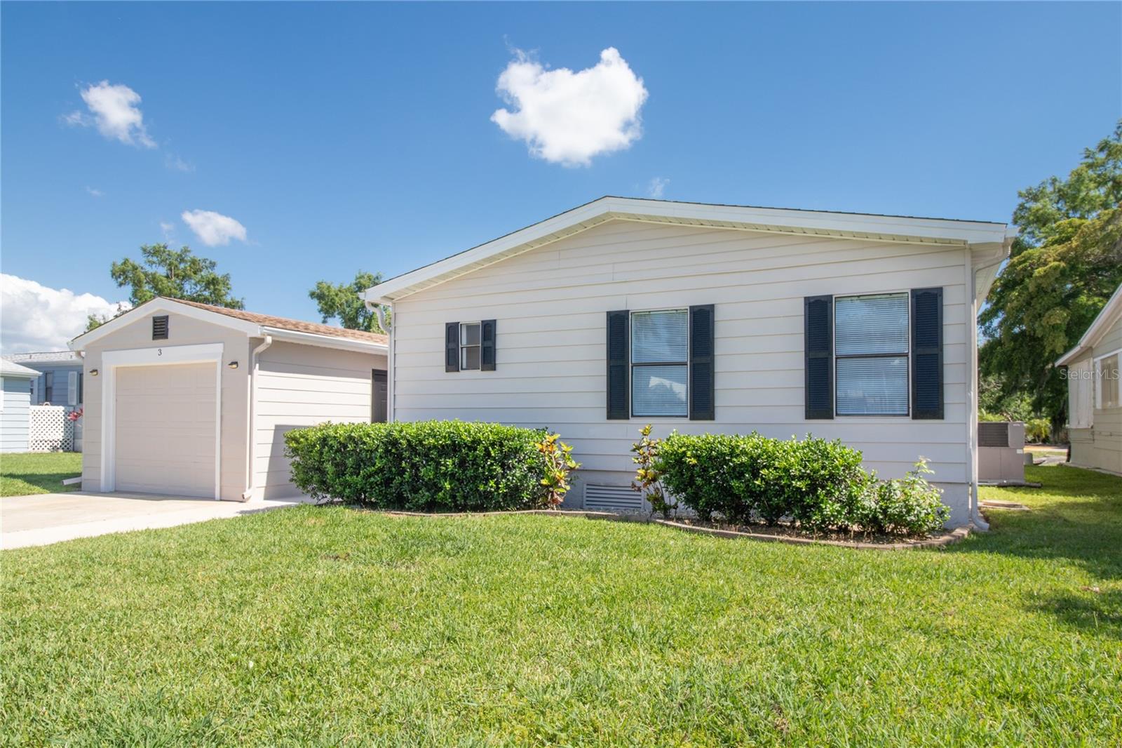 3 MEADOW CIRCLE