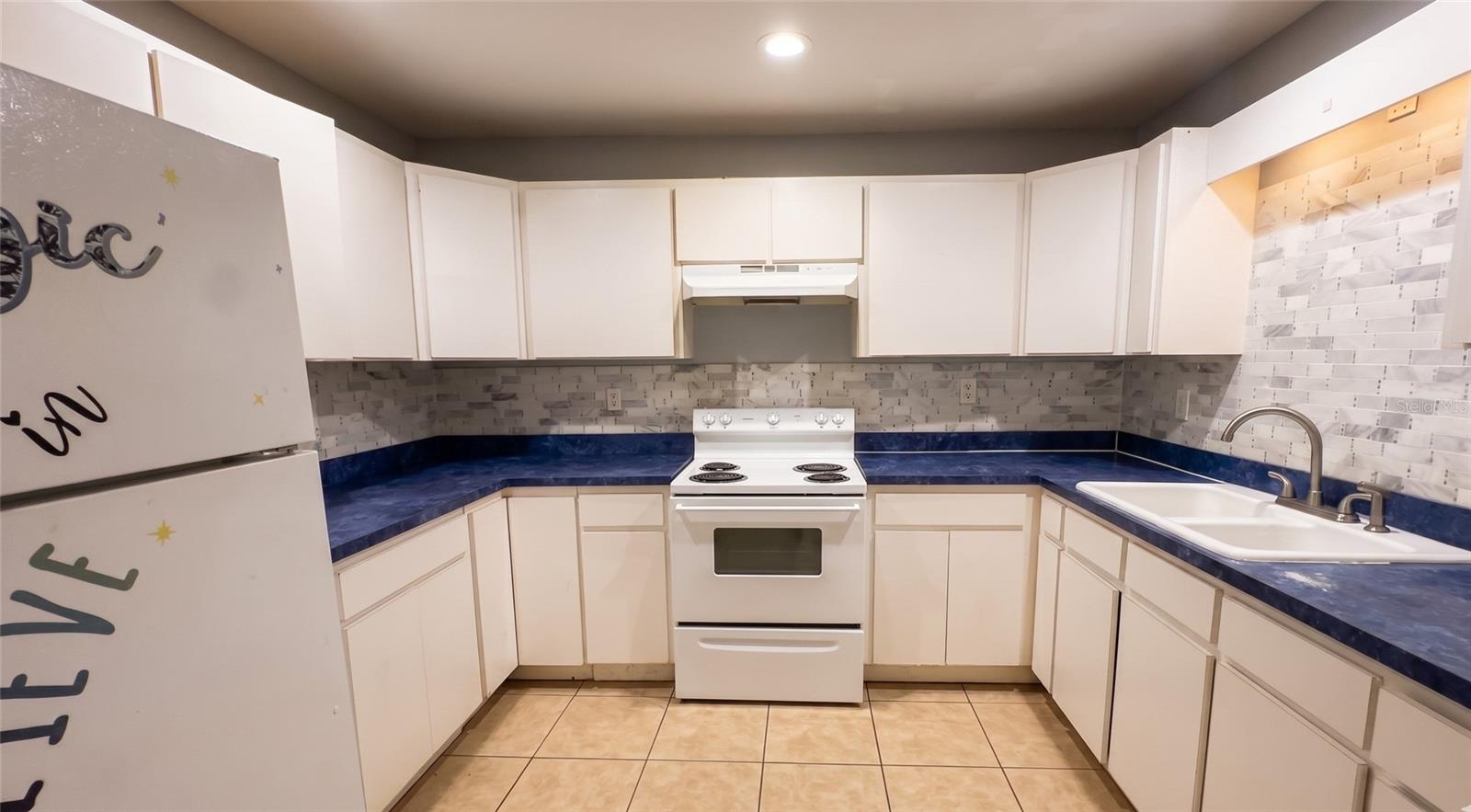 1708 E GENESEE STREET