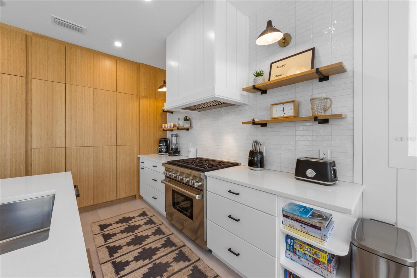 LAKE LA VISTA - Residential