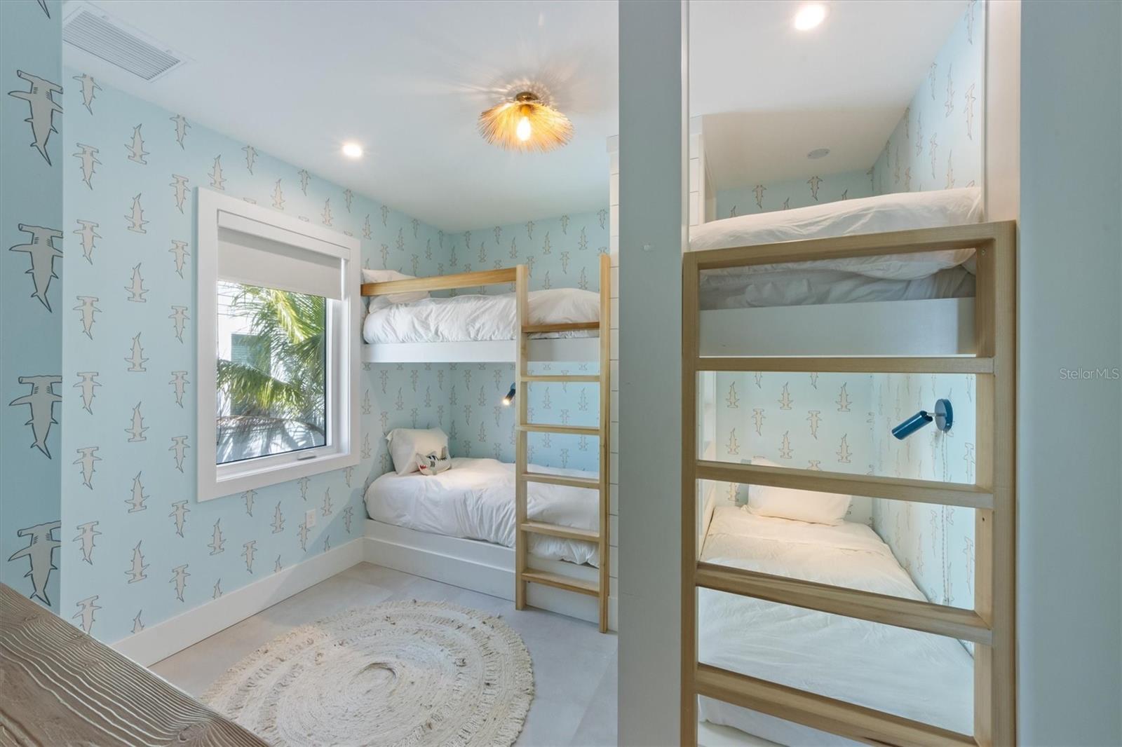 LAKE LA VISTA - Residential