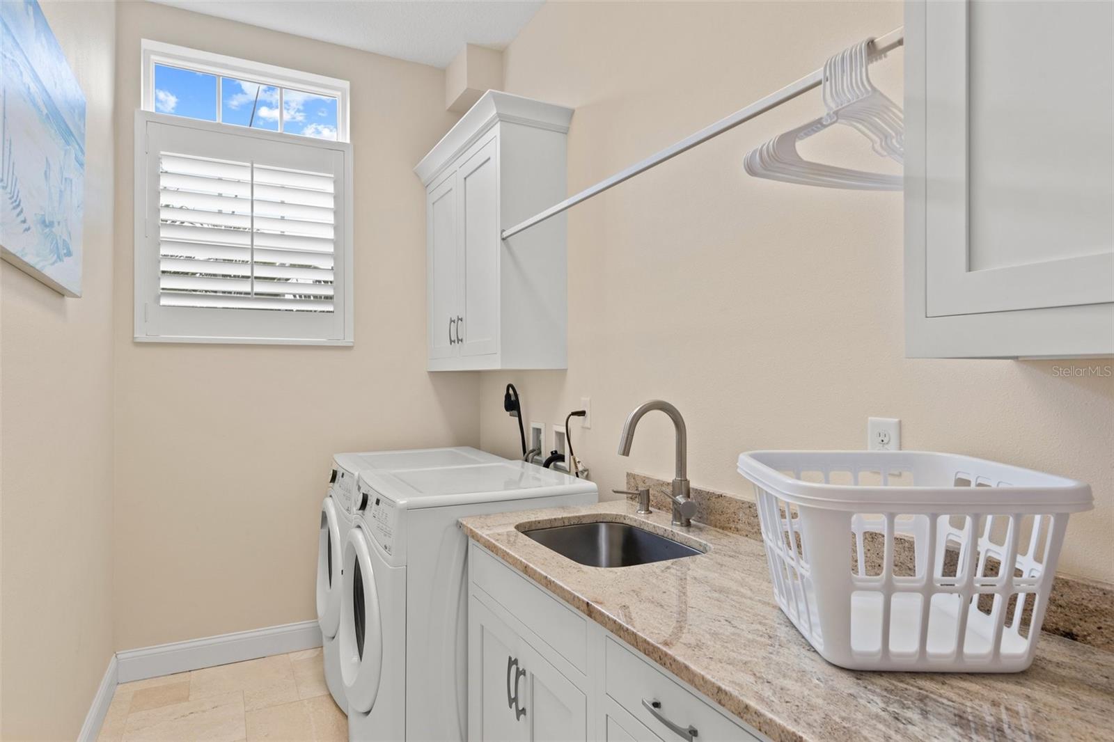 SIESTA/ROCKS - Residential Income