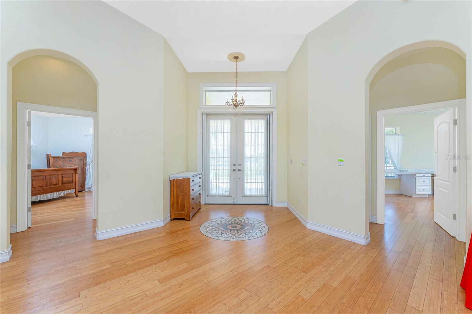 233 BEENEY ROAD SE