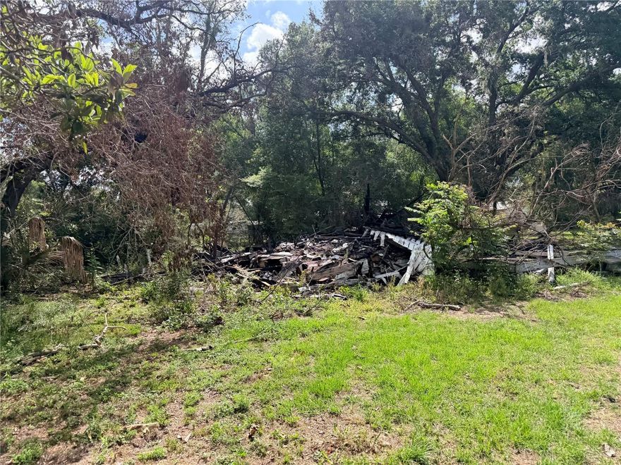 *Attn Builders* * Buildable 1/4 acre lot in Lakeland. Save on impact fees!