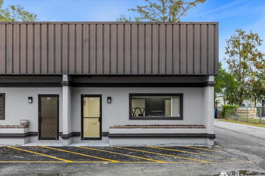 End Unit warehouse available! Located in Big Tree Crossing industrial Park, It's a close in location to Sanford Airport, Ronald Reagan, 17/92 and Hwy 417. The warehouse portion is currently 19X22 (418 sq ft) with a 9Ft ground level bay door. There are 3 finished office spaces and a reception/ lobby area at the entrance. The unit next door is available as well. Dues are $773 per quarter and include water.
All measurements and information supplied is deemed accurate but not guaranteed and should be verified by Buyer/ Agent