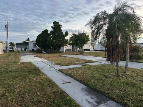 539 FLEETWOOD STREET NORTH PORT FL 34287