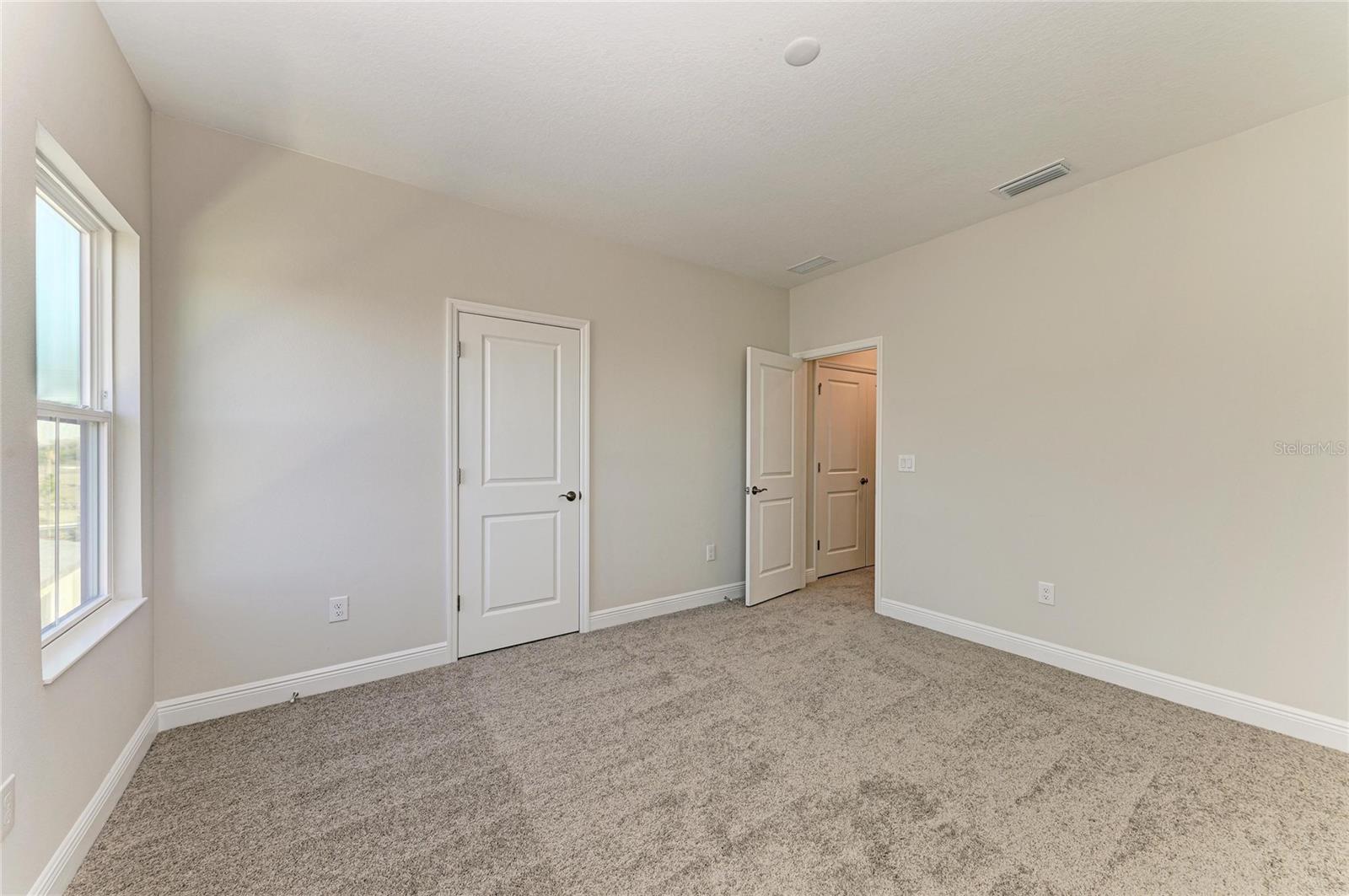 OAKFIELD TRAILS - Residential