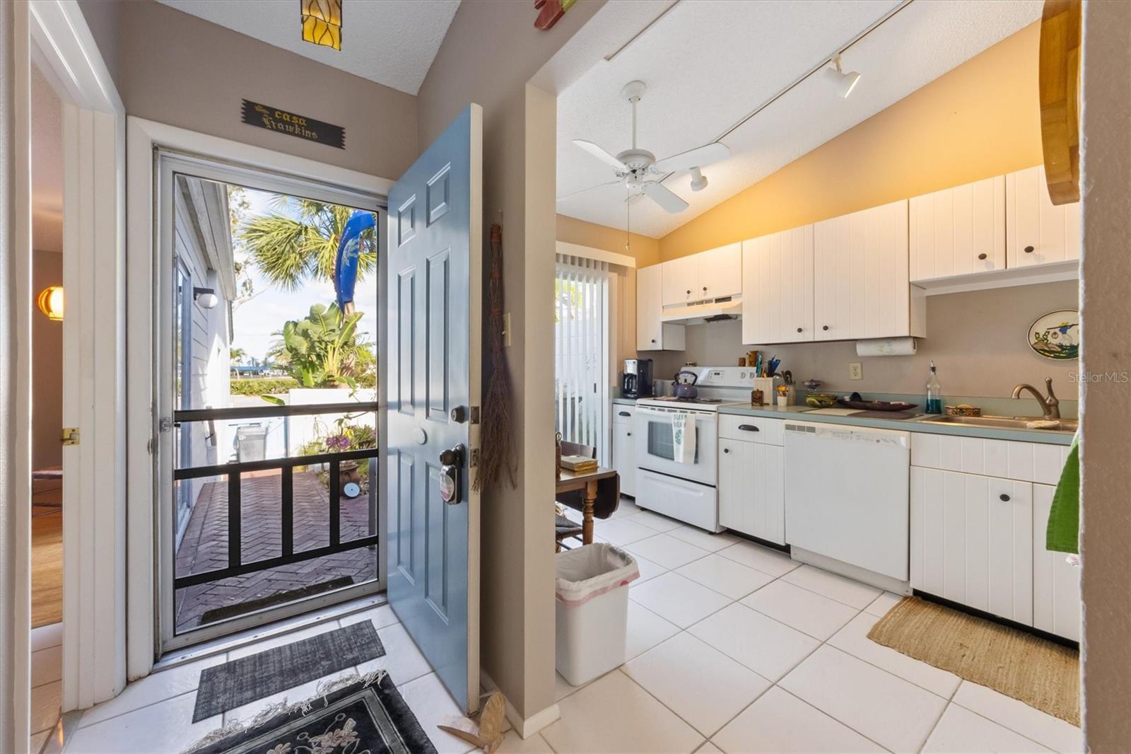 805 WATERSIDE LANE 805