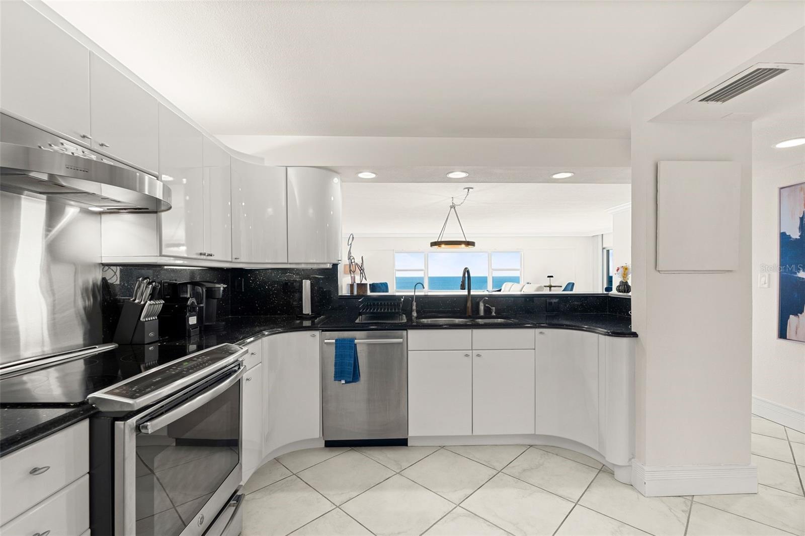 KEY TOWER SOUTH - Residential Lease