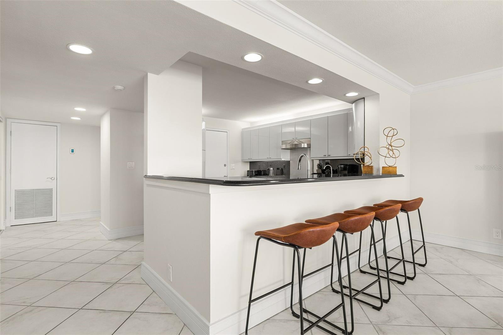 KEY TOWER SOUTH - Residential Lease