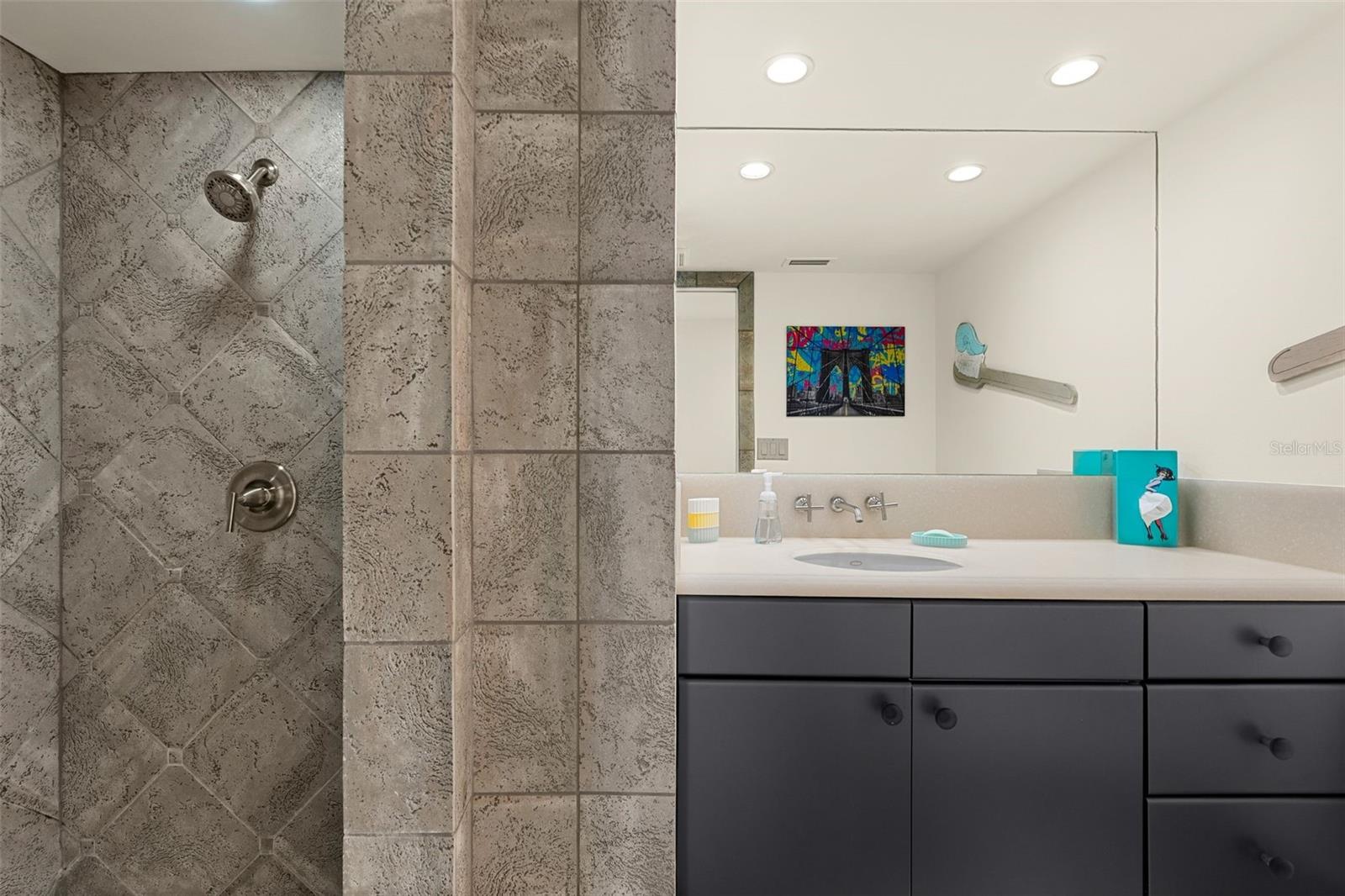 KEY TOWER SOUTH - Residential Lease