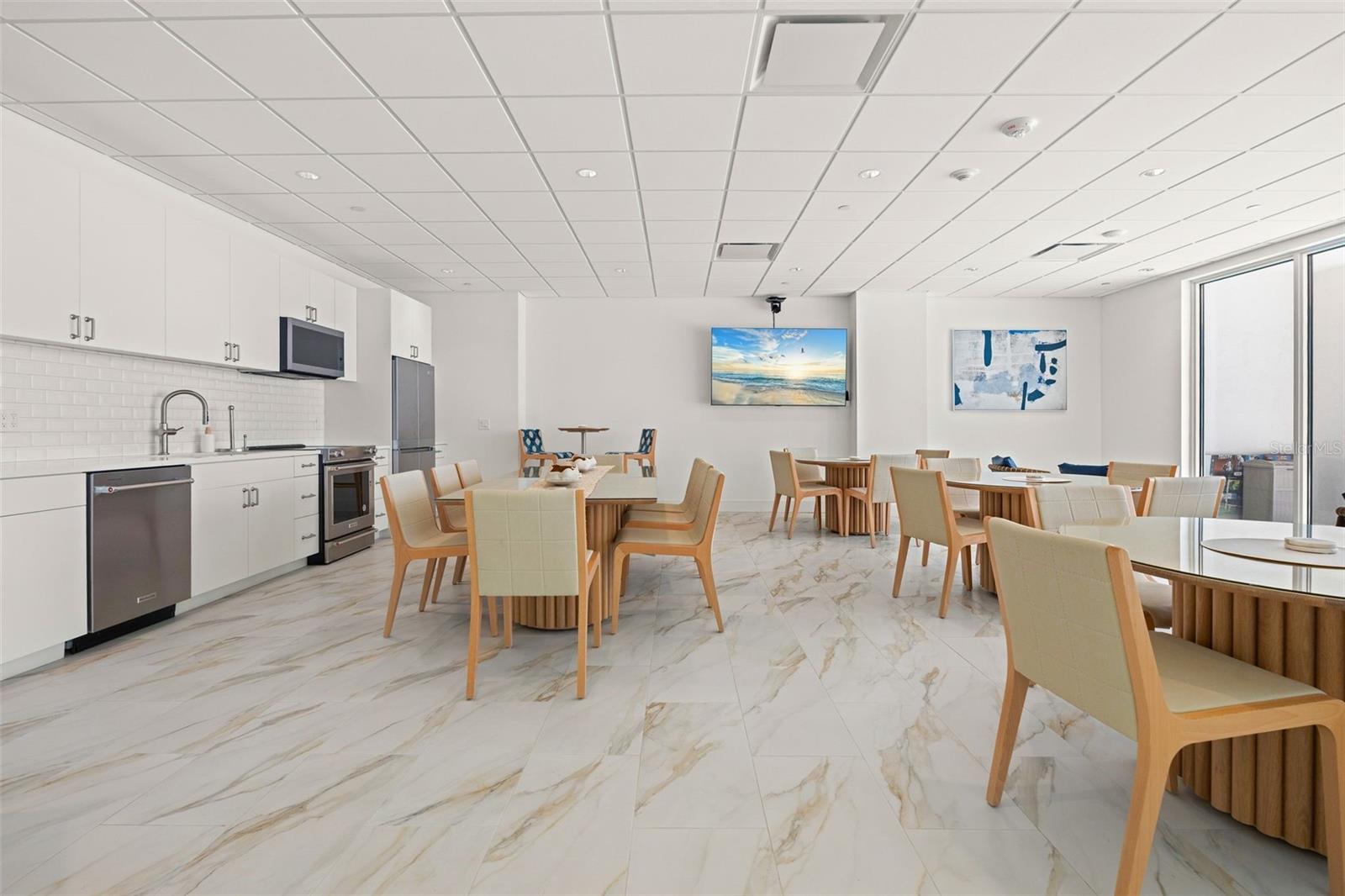 KEY TOWER SOUTH - Residential Lease