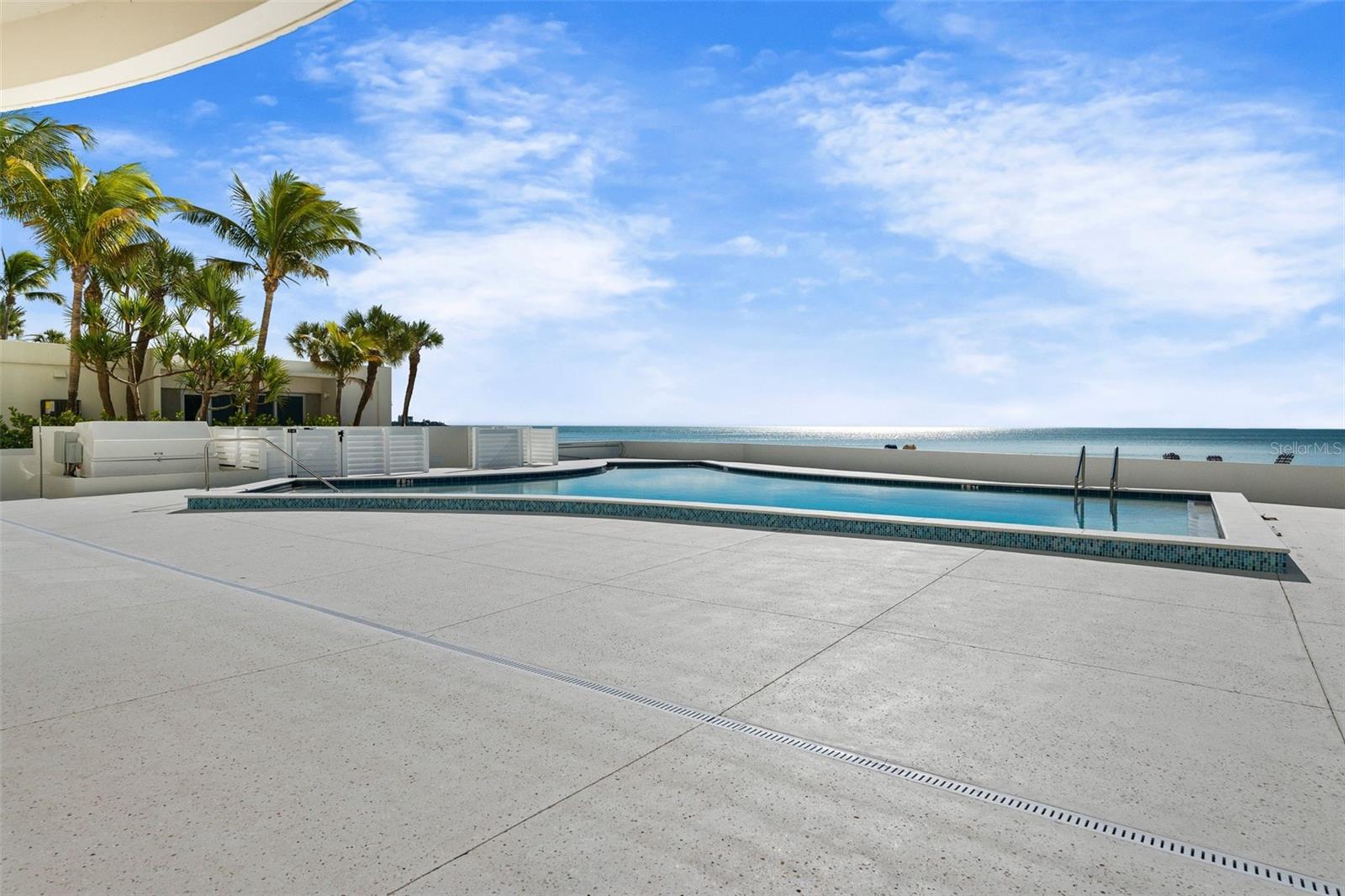 KEY TOWER SOUTH - Residential Lease