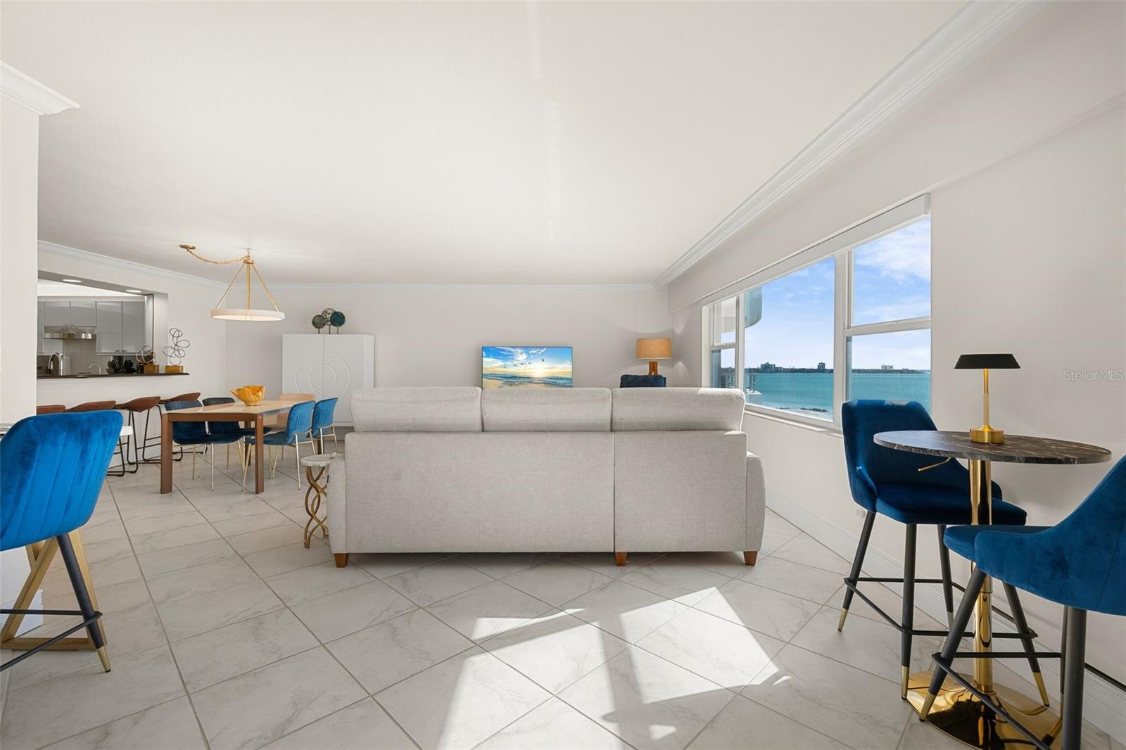 KEY TOWER SOUTH - Residential Lease