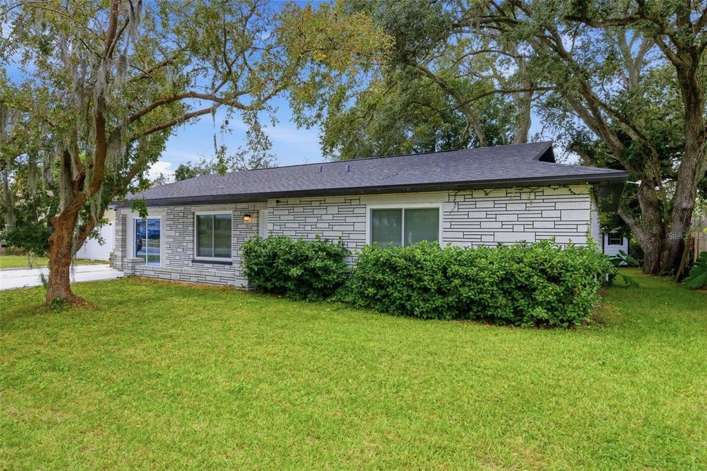 Photo of 1113 Oakhill Street, Seffner, FL 33584 (MLS # O6359015)
